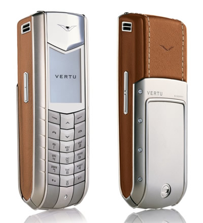 Vertu – mobilní telefony pro miliardáře / Luxusní mobily Vertu (www.luxurymag.cz) Vertu – mobilní telefony pro miliardáře / Luxusní mobily Vertu (www.luxurymag.cz)