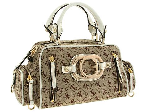 Kabelky Guess – klenoty mezi kabelkami (www.luxurymag.cz) Kabelky Guess – klenoty mezi kabelkami (www.luxurymag.cz)