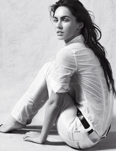Sexy Megan Fox v kampani Emporio Armani (www.luxurymag.cz)