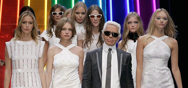Karl Lagerfeld – chameléon módního průmyslu / profil návrháře Karla Lagerfelda