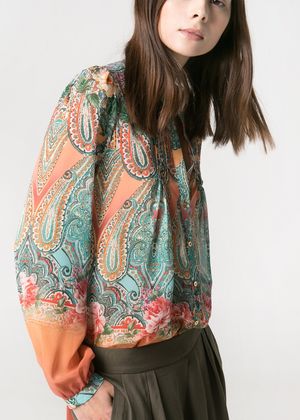 Vzdušné a pohodlné šifonové košile a blůzy jsou na jaro to pravé! (http://www.luxurymag.cz)