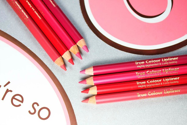 Dřevěná konturovací tužka na rty Dermacol True Colour Lipliner.