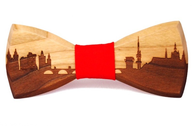 stylovka pod krkem, to je dřevěný motýlek Praha za 890 Kč