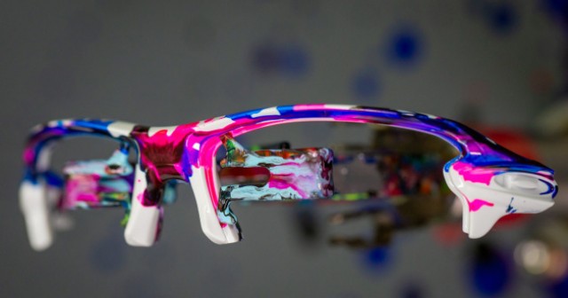 Oakley kolekci brýlí přispívají na boj proti koronaviru