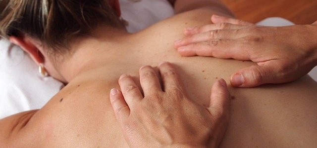 Dopřejte si jedinečnou masáž pomocí CBD konopí