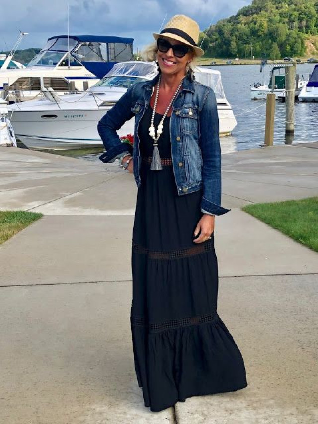 Černou můžete nosit i v létě